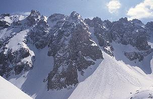 Ackerlspitze und Hochgrubachspitze von der Fritz-Pflaum-Hütte [Zum Vergrößern anklicken]