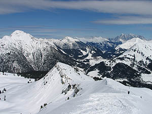 Blick vom Galtjoch auf Thaneller, Danielkamm und Zugspitzmassiv [zum Vergrößern anklicken]