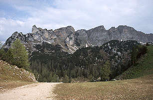 Dalfázer Wände von der Erfurter Hütte [Zum Vergrößern anklicken]