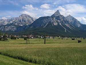 Ehrwalder Sonnenspitze vom Ehrwalder Becken [Zum Vergrößern anklicken]