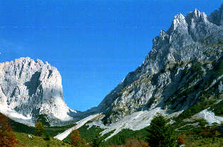 Ellmauer Tor von Süden [Zum Vergrößern anklicken]