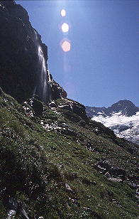 Wasserfall im Floitengrund unterhalb der Greizer Hütte [Zum Vergrößern anklicken]