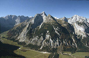 Gamsjochgruppe vom Aufstieg zur Schaufelspitze [Zum Vergrern anklicken]