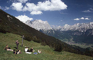 Am Grünen Ups, Blick auf das Zugspitzmassiv [Zum Vergrößern anklicken]