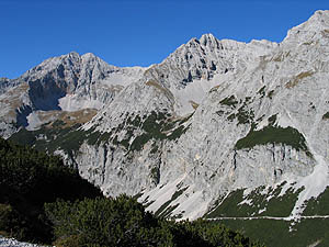 Praxmarerkarspitze und Kaskarspitze von der Pfeishütte [Zum Vergrößern anklicken]