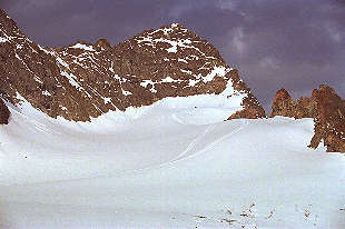 Gipfelaufbau des Piz Kesch [Zum Vergrern anklicken]