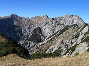 Schellschlicht, Kreuzspitzl und Kreuzspitze vom Frieder (12.11.2005) [Zum Verrößern anklicken]