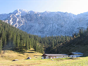 Wettersteinalm (15.10.2006) [Zum Vergrößern anklicken]