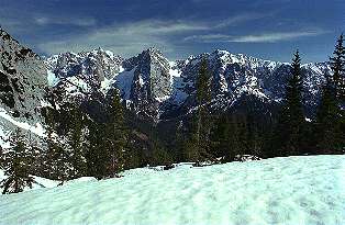 Blick von der Steingrube auf die Nordwände des Wilden Kaisers [Zum Vergrößern anklicken]