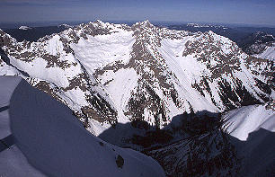 Wrner und Hochkarspitze von der Pleisenspitze [Zum Vergrern anklicken]