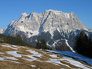 Zugspitzemassiv von der Tuftlalm [Zum Vergrößern anklicken]